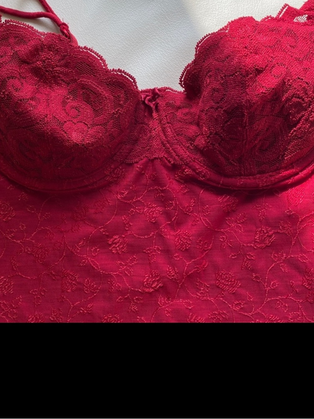 Delicate red lace Teddy G-string bodysuit by Arianne - made in Canada - Picture 6 of 16